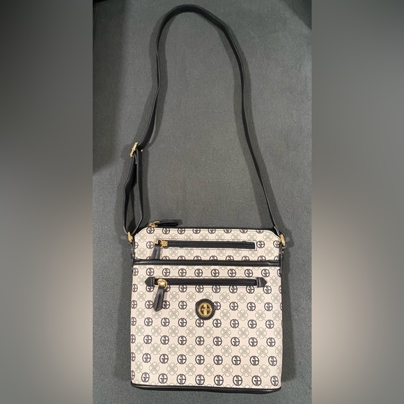 Giani Bernini Tonal Signature Crossbody - Picture 9 of 16